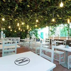 Herculaneum Hotel